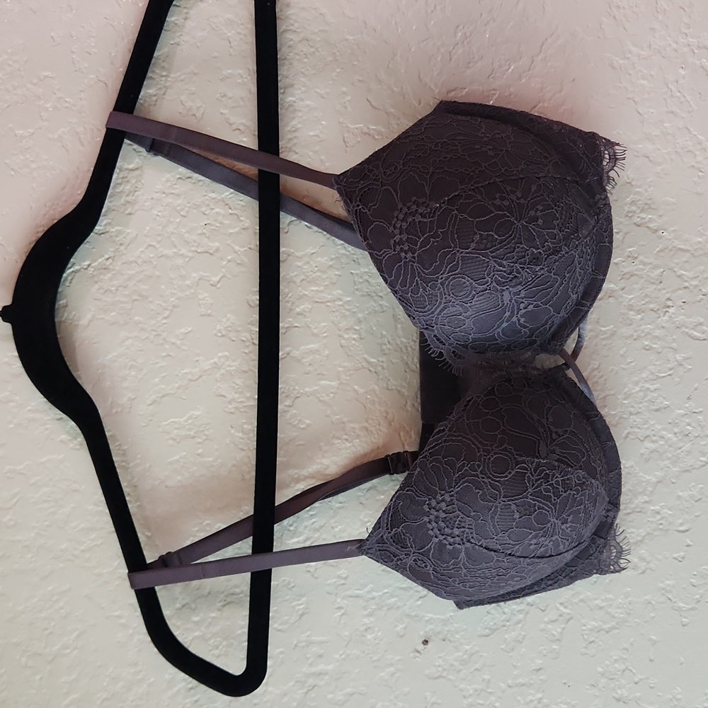 Victoria's Secret very sexy push up Bra size 32D